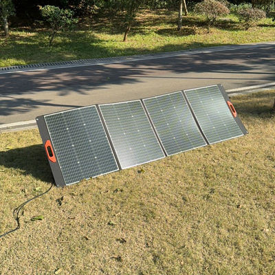 折りたたむ太陽光パネルは移動中の携帯電話を充電し, 22.8%の変換効率を上げます