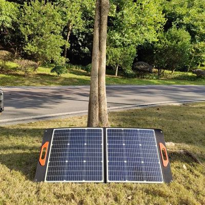100ワットの折りたたむ太陽光パネル 2.9kg 小型折りたたむ太陽光パネル