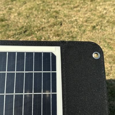 折りたたむ光伏パネル 120W 旅行やキャンプ用太陽光発電所