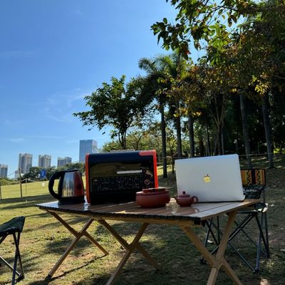 220V の出力電圧の変動範囲と性能を持つ 2200W の屋外移動電源