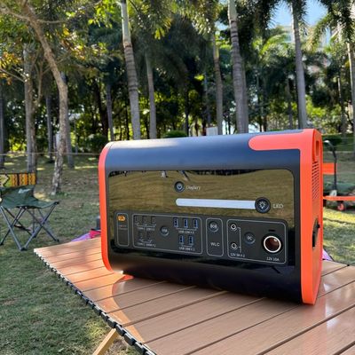 220V±5% AC出力電圧 2048wh 名乗容量を持つ携帯型エネルギー貯蔵電源