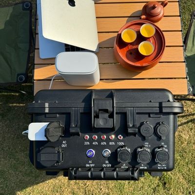 ポータブル太陽光発電所 4000W パワー リチウム電池 パーソナライズされたニーズのためのストラッド