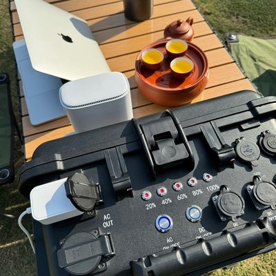 610*440*250 mm 室外および家庭での緊急事態のための第三次リチウム電池発電所