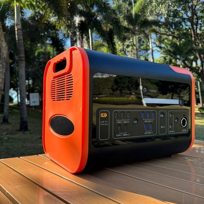 屋外での緊急バックアップキャンプのためのワイヤレス充電ポータブル発電所 LiFePO4