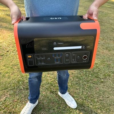 600W 1800W 2000W 太陽風力発電所用のポータブル・リチウム・アイアン・フォスファート電池