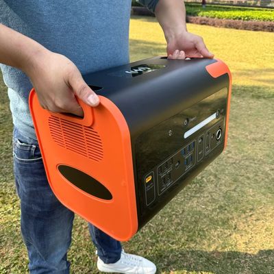 ABS PC アルミニウム合金 シェル 緊急発電所 220V モバイル発電機 AC出力