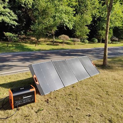 300W 折りたたむ式キャンプ用太陽光パネル モノクリスタリンセル 小型家庭システム