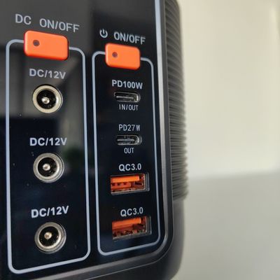 600W/576wh 型C2 Pd27W出力を持つ直線多機能携帯発電所