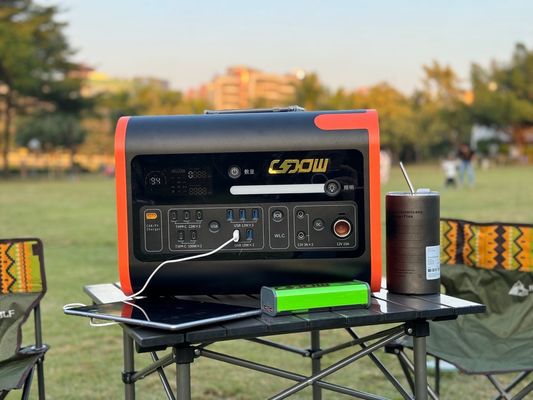 家電用の太陽光発電機 2200W 再充電可能な携帯電源