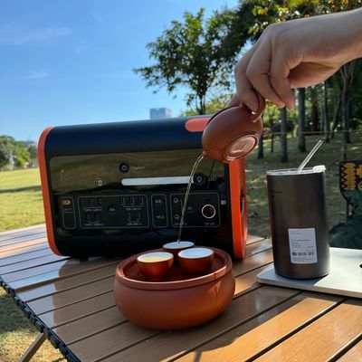 Aii AC アウトレットタイプを持つ 2200W 110V-220V 多機能携帯太陽光発電所