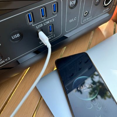 メインと太陽光ソリューションのための2200W高出力ポータブルLiFePO4発電所