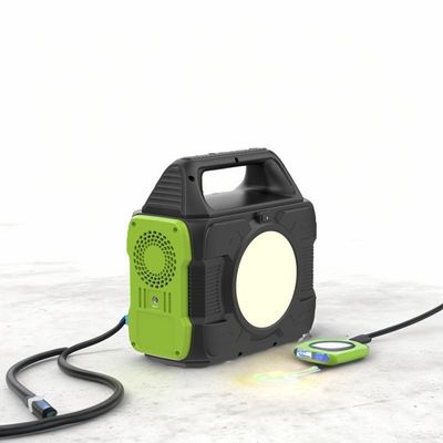 移動中でも便利でタイムリーに充電できるようにリサイクル可能な300Wの太陽光発電所