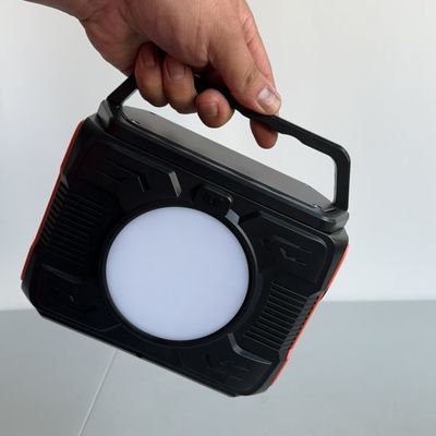 QC3.0出力とC型入力/出力を持つ軽量200Wリチウム電池発電機