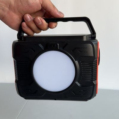 多機能ポータブル発電所200WのためのAC出力電圧110/220V-50Hz/60Hz