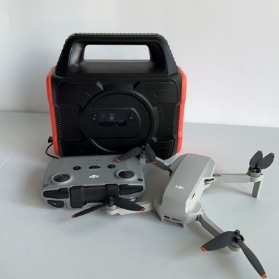 ソーラー発電機 300W AC DC 室外充電ステーション用のUSBタイプCの二重充電