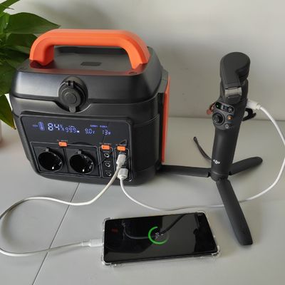 北米市場 600W/576wh 多機能太陽光発電機 強力なLEDライト