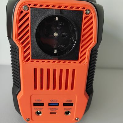 S3 リサイクル可能な家庭用・屋外用太陽光発電システム用 300Wモバイル発電所