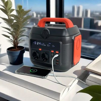 カスタマイズ可能な色 600W 家庭用発電所と屋外キャンプ用の太陽光発電機