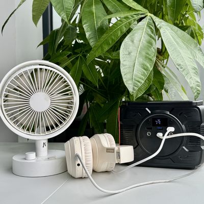 北米市場 キャンプ リンチウム電池と太陽光パネル付き ダイナモ発電所