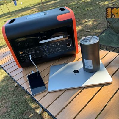 1000Wのモバイル発電機 太陽光充電器 2200Wの屋外発電所のAC出力ソケット