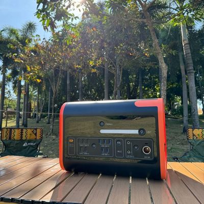 1000Wのモバイル発電機 太陽光充電器 2200Wの屋外発電所のAC出力ソケット