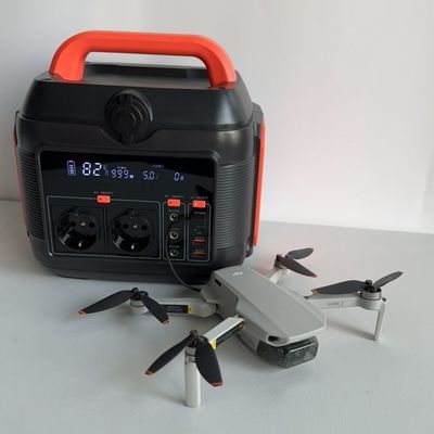 LED照明とQC3.0出力を持つ600Wの室外リチウムイオン電池発電所