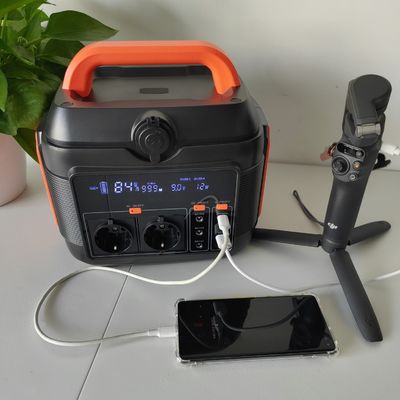 600W リチウム電池 Aii市場用 USBタイプC DCおよびAC出力