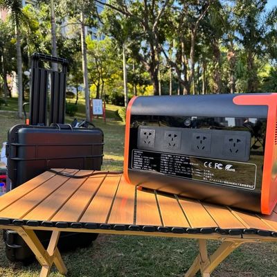 LiFePO4 2200W AT22 キャンピングのバックアップエネルギー供給のための携帯太陽光発電所