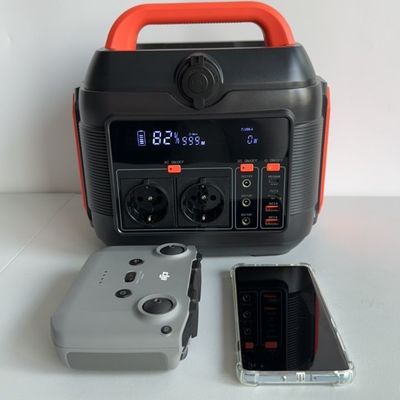 600Wのソーラーパネル充電とシヌソイド波出力を持つ屋外モバイル発電所