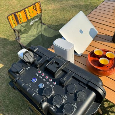 ACアダプター充電モードと内蔵リチウムバッテリーの寿命を持つ携帯電源