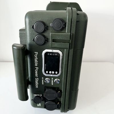 MPPTコントローラー 3000W 家庭用およびキャンプ用照明のための携帯太陽光発電所