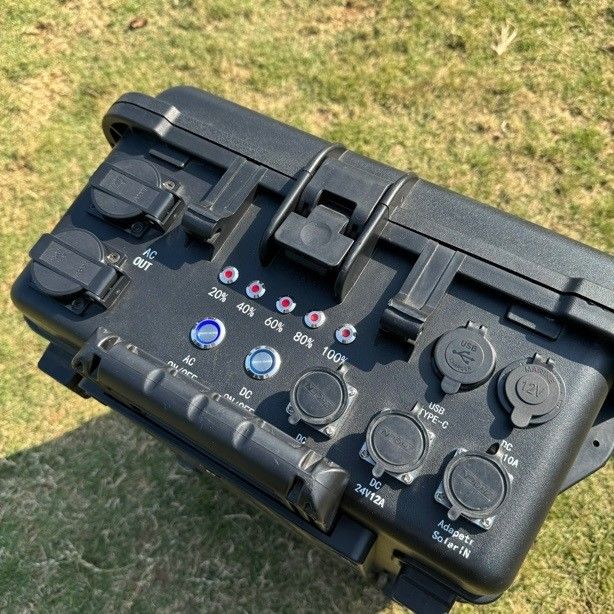 610*440*250 mm 室外および家庭での緊急事態のための第三次リチウム電池発電所