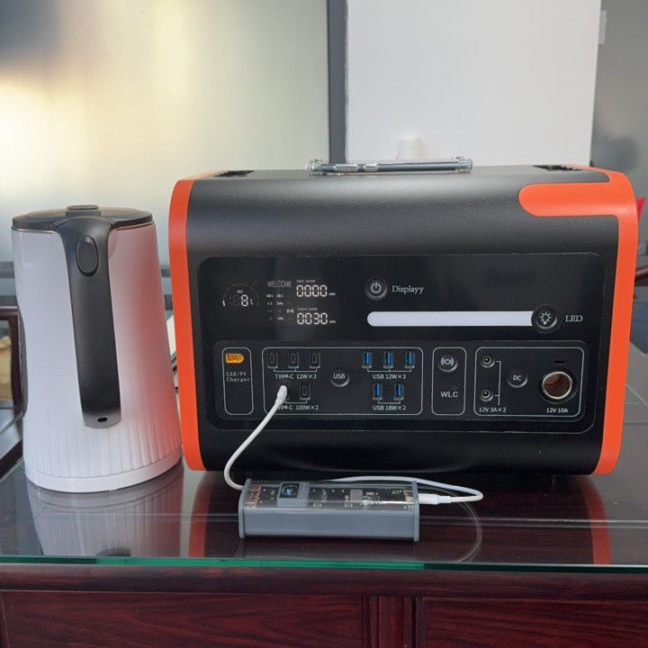 1800W-2400W エネルギー貯蔵 ポータブル発電所 屋外旅行用の太陽光発電機