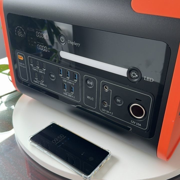 LED照明テープディスプレイとバッテリーのための2200Wポータブル電源ステーションは取り外せません