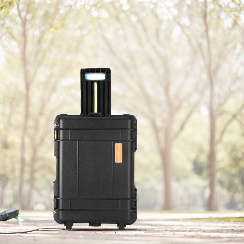 屋外エネルギー貯蔵と電源供給のための6000W LiFePO4携帯太陽光発電機