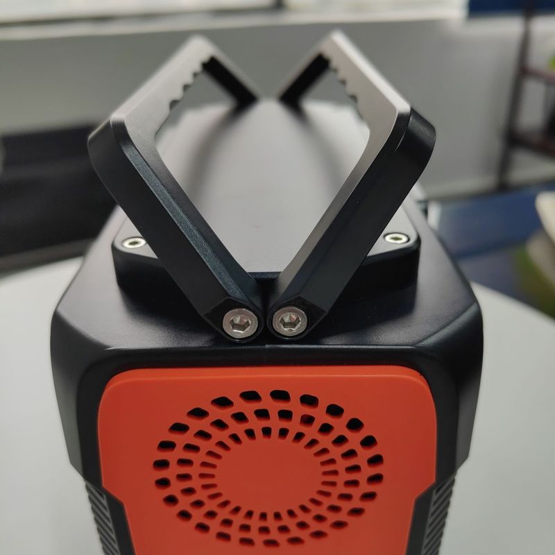 キャンプ用の200W充電可能なバックアップバッテリーエネルギーシステム AC出力200W