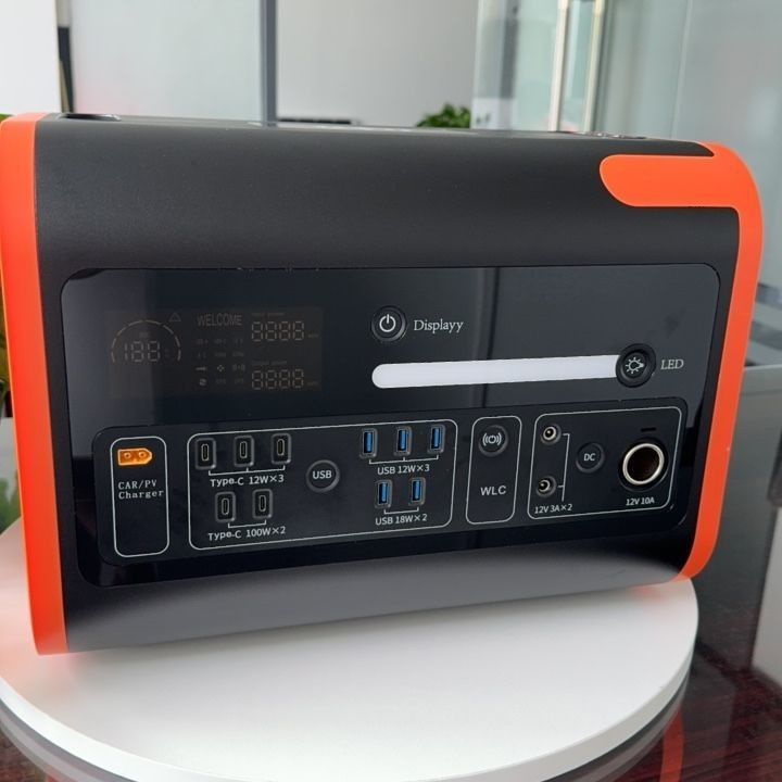 Type-C 3*18W/2*100W 屋外用電源ソリューションのための太陽エネルギー貯蔵電源
