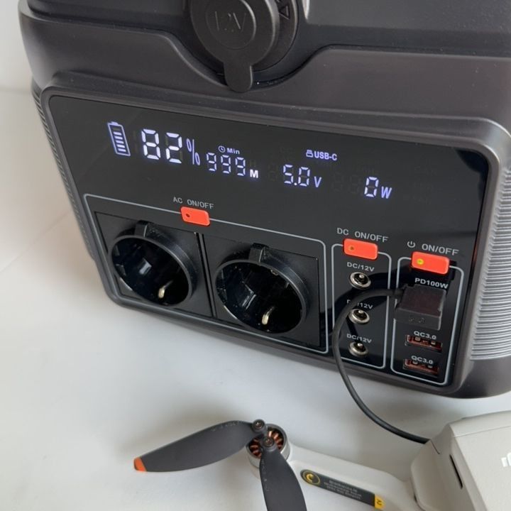 600W 移動型リチウムエネルギー貯蔵電源 太陽光パネル充電 60W